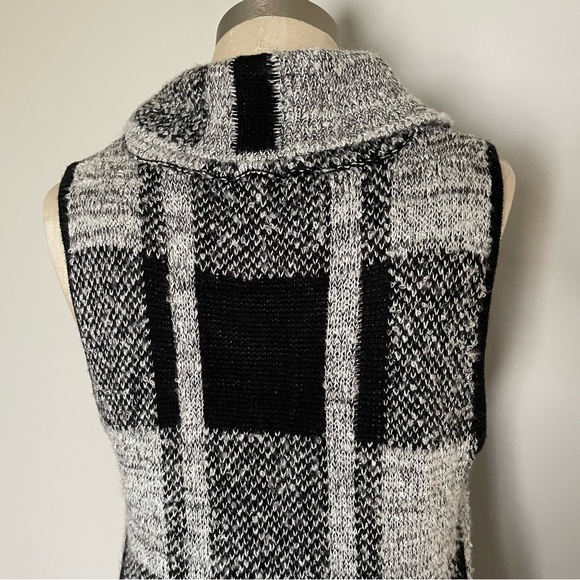 Joseph A. Black and white plaid draped open front sweater vest size M - Picture 4 of 7